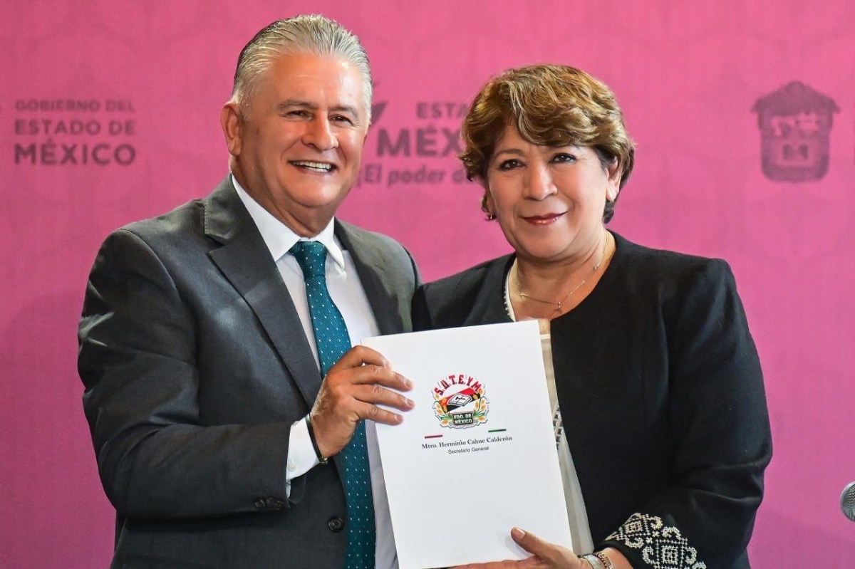 ENTREGA EL LÍDER HERMINIO CAHUE A GOBERNADORA DELFINA GÓMEZ PLIEGO PETITORIO 2026 DEL SUTEYM